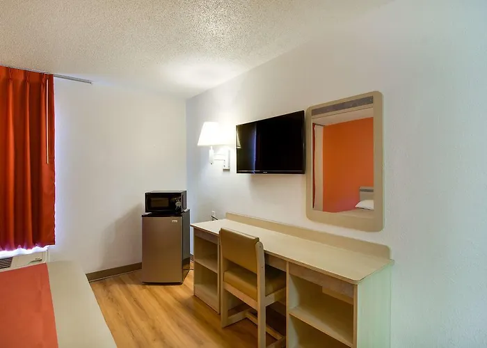 Hotel 6-waukegan, Il